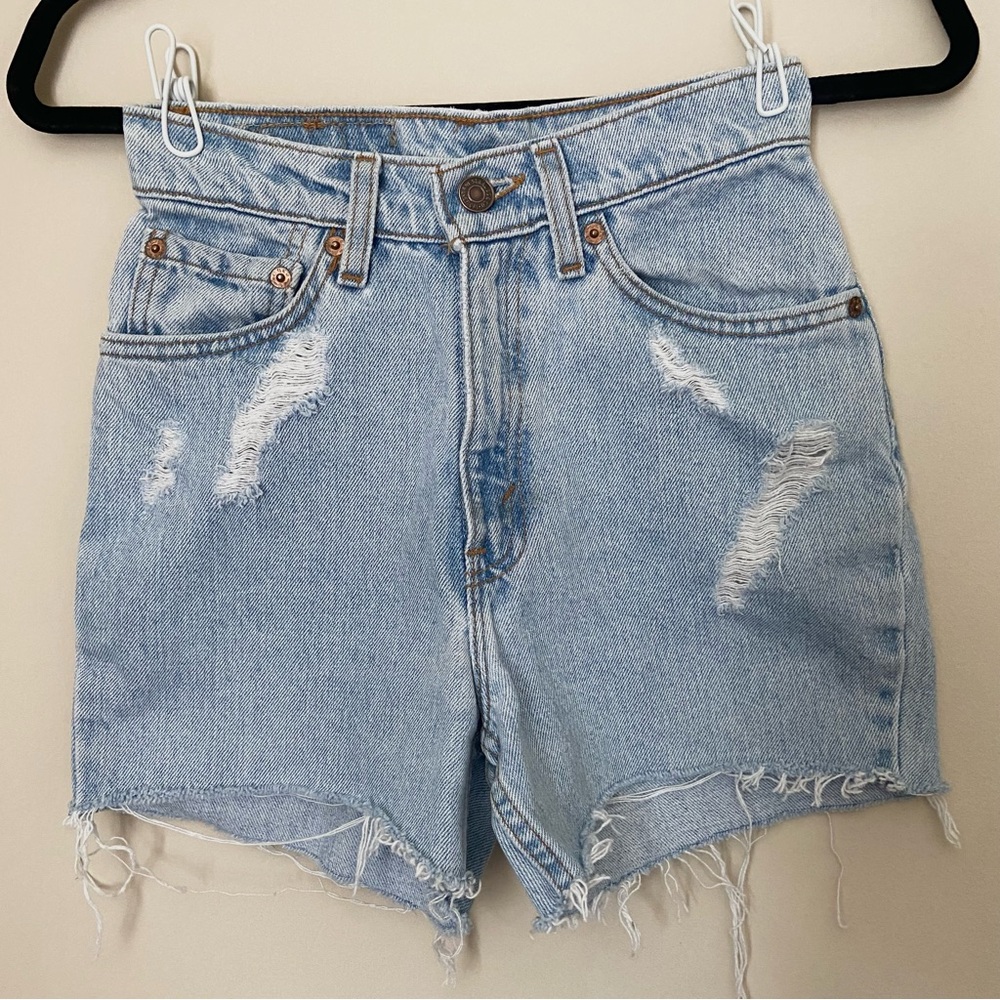 vintage levi’s distressed denim shorts